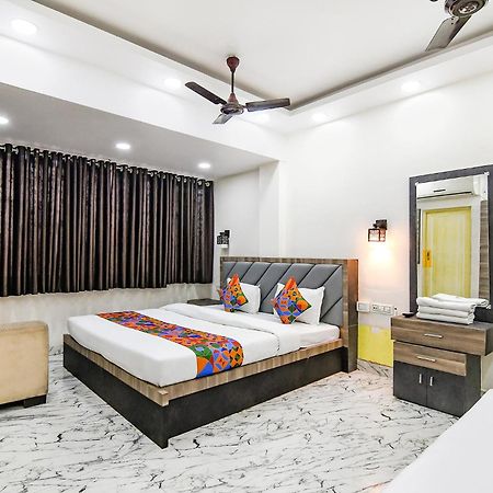 Отель Fabexpress Sr Royale - Nr Sealdah Station Калькутта Экстерьер фото