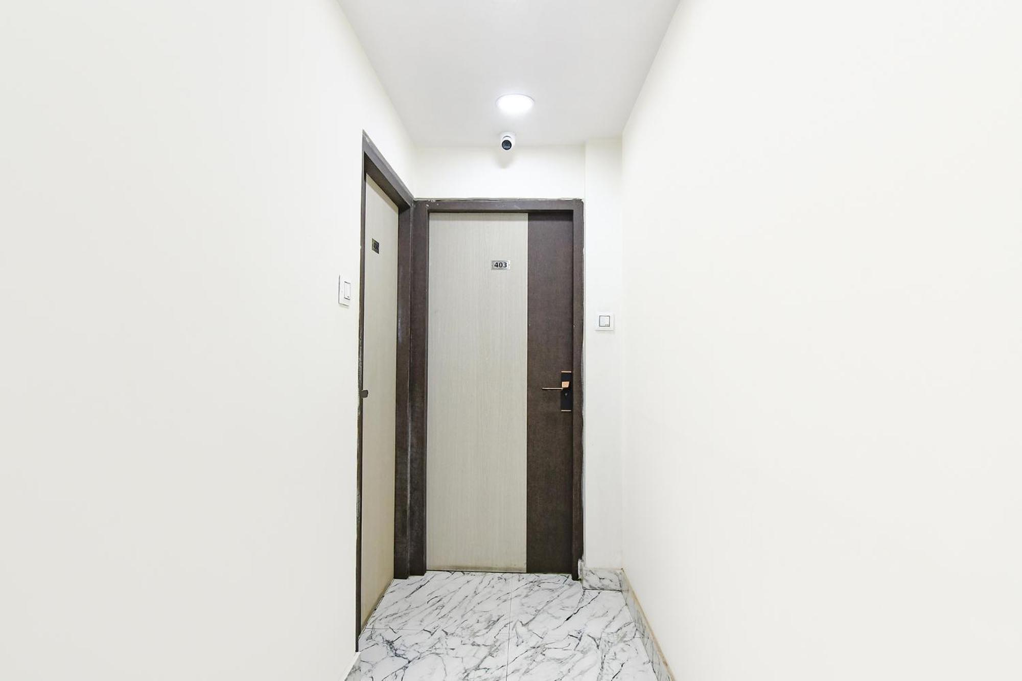 Отель Fabexpress Sr Royale - Nr Sealdah Station Калькутта Экстерьер фото